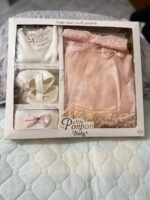 Ponpon Premium Newborn Baby Gift Set